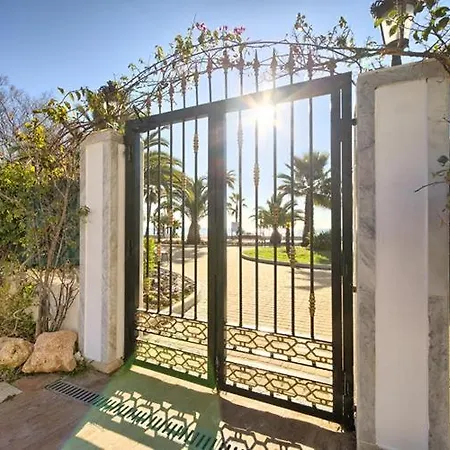 First Line In Puerto Banus Apartment